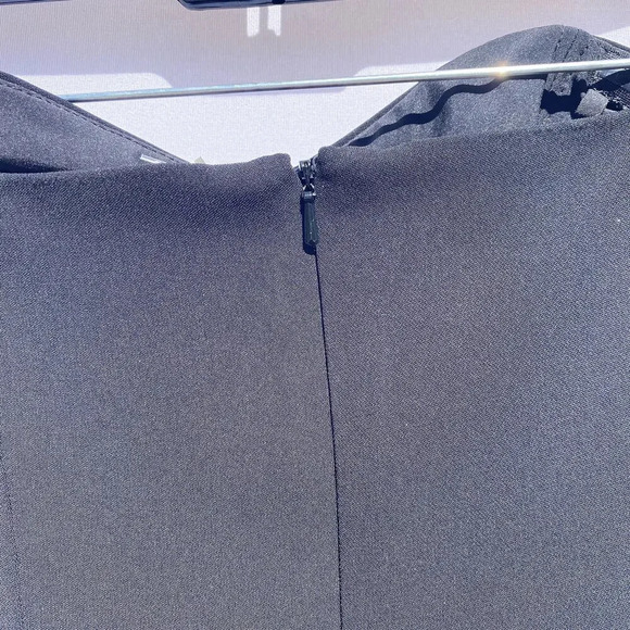 Badgley Mischka Black Strapless Contrast Ruffle Sweetheart Neckline Gown - Picture 6 of 13